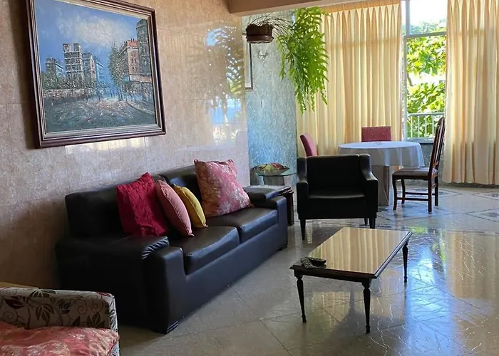 Appartement à 3 Chambres à Coucher